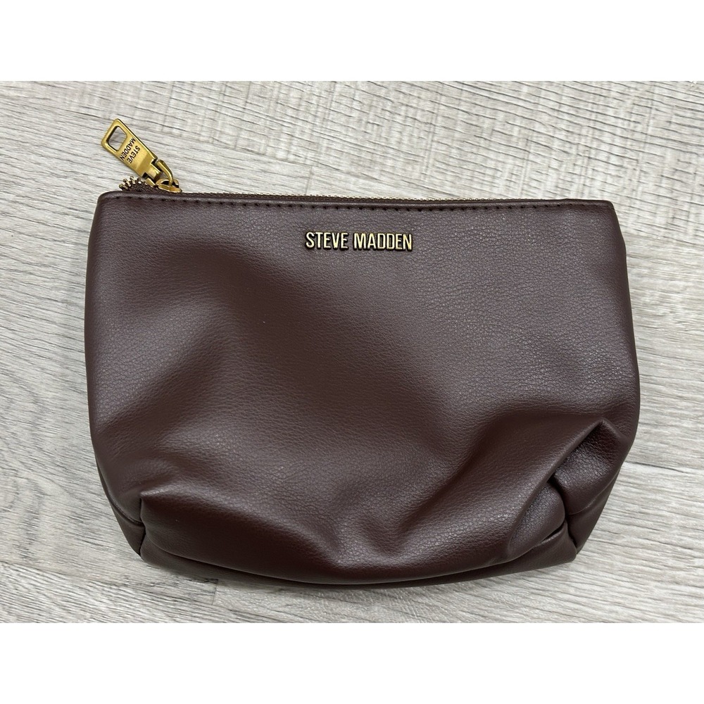 Steve Madden Makeup Wallet Pouch Zip Closure Gold Hardware‎ Logo Accent Women